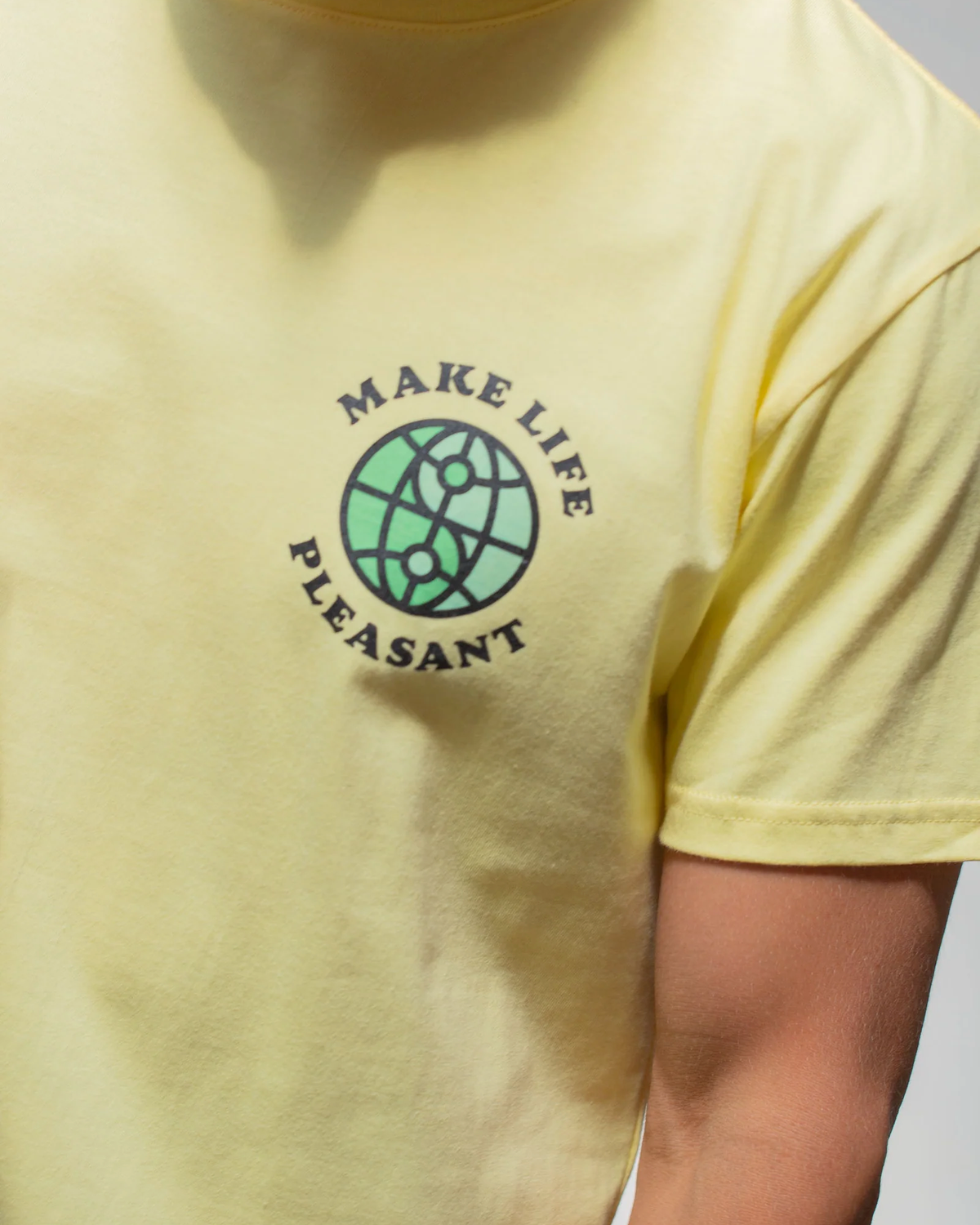 Make life Pleasant light 01