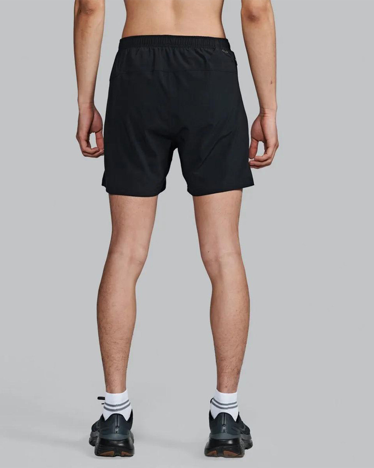 M Outpace 5"Shorts - Black