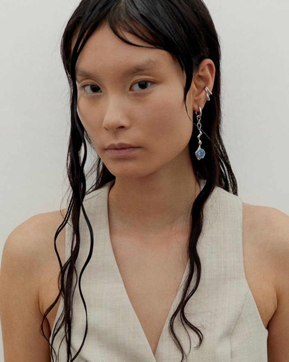 Slate 10 Huggie - Silver - Munk Store