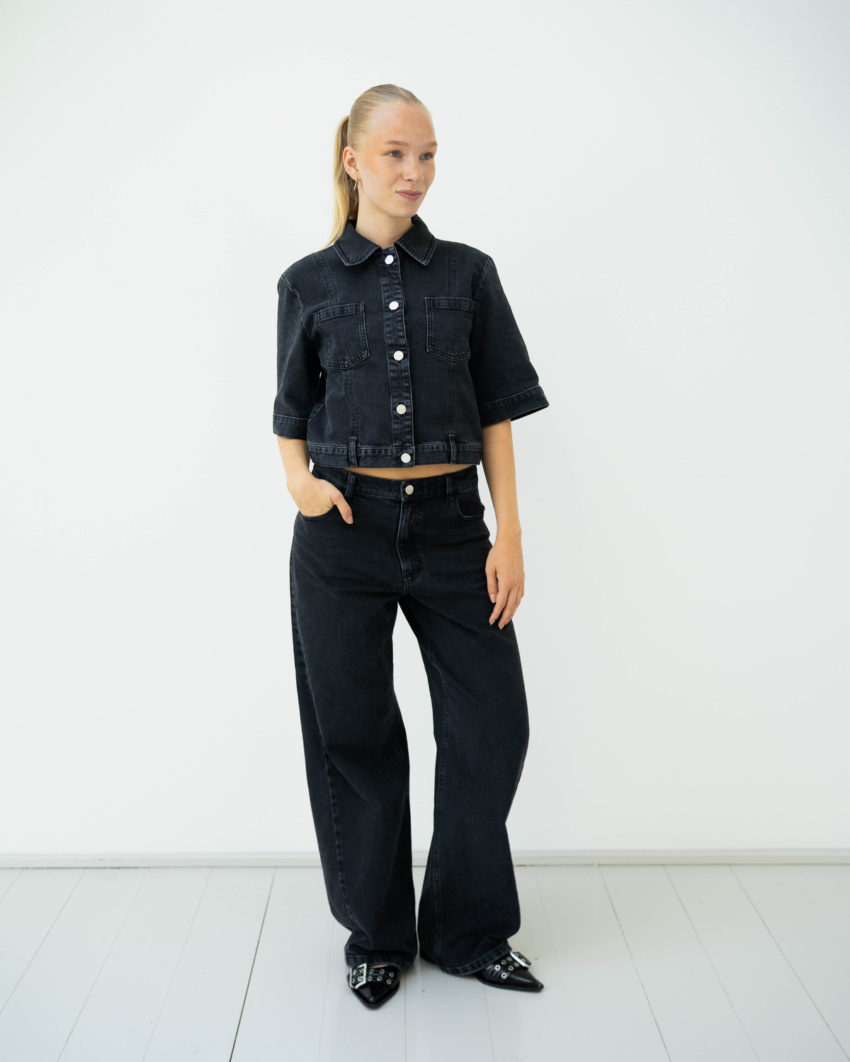 Feminine Buckle Ballerina Naplack - Black