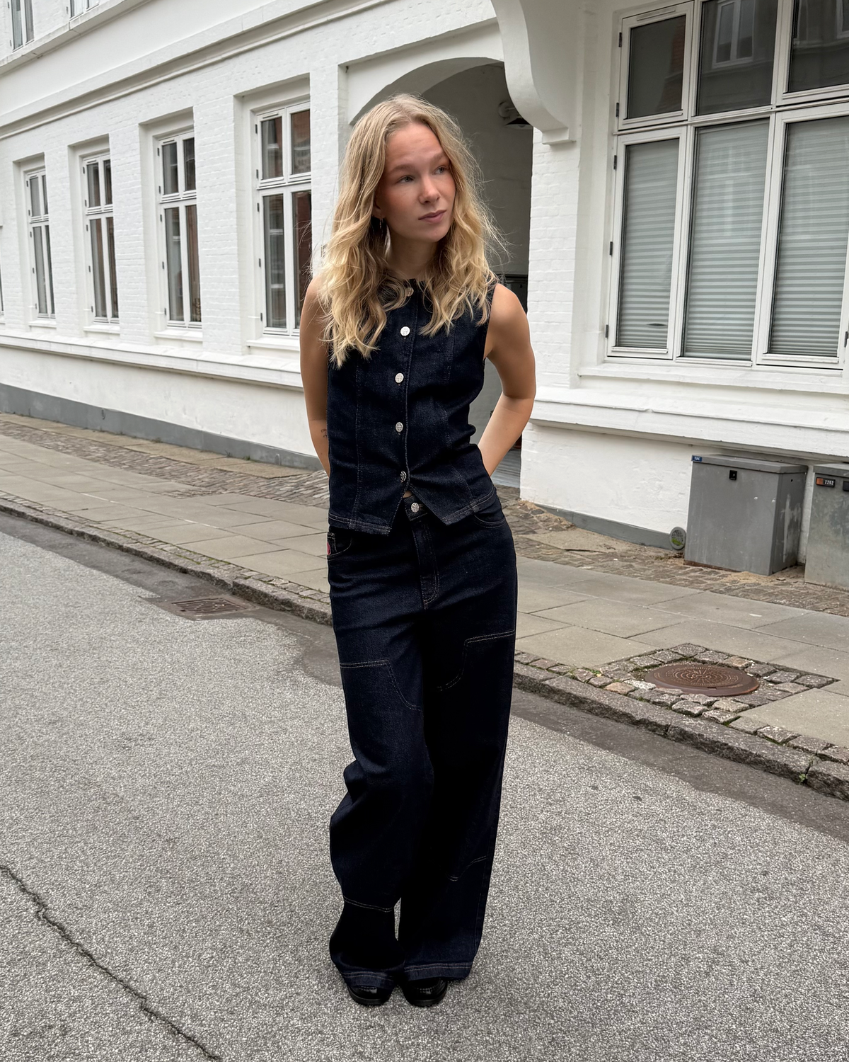Mene - Dark Denim Wash