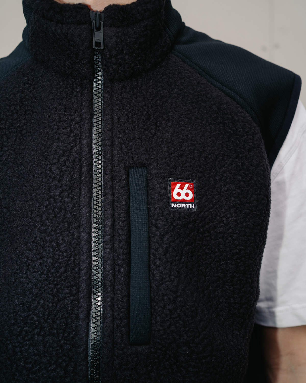 Tindur Shearling Vest - Black