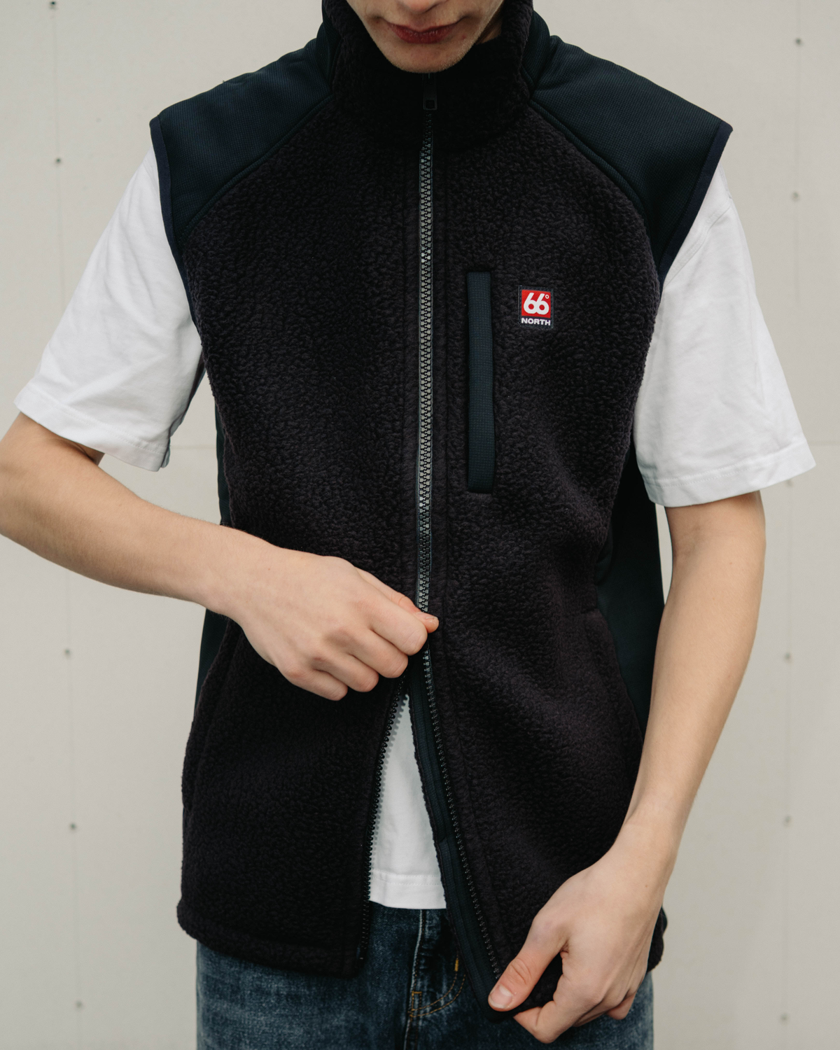 Tindur Shearling Vest - Black