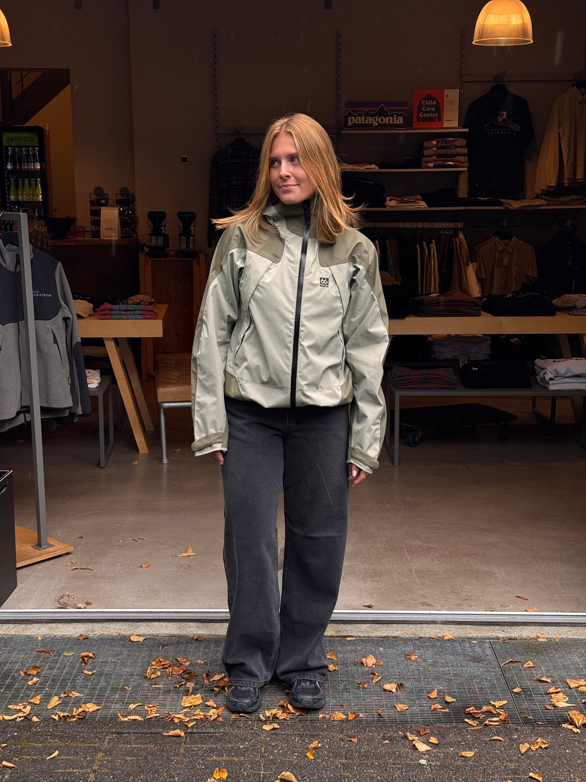Dyngja Shell Jacket