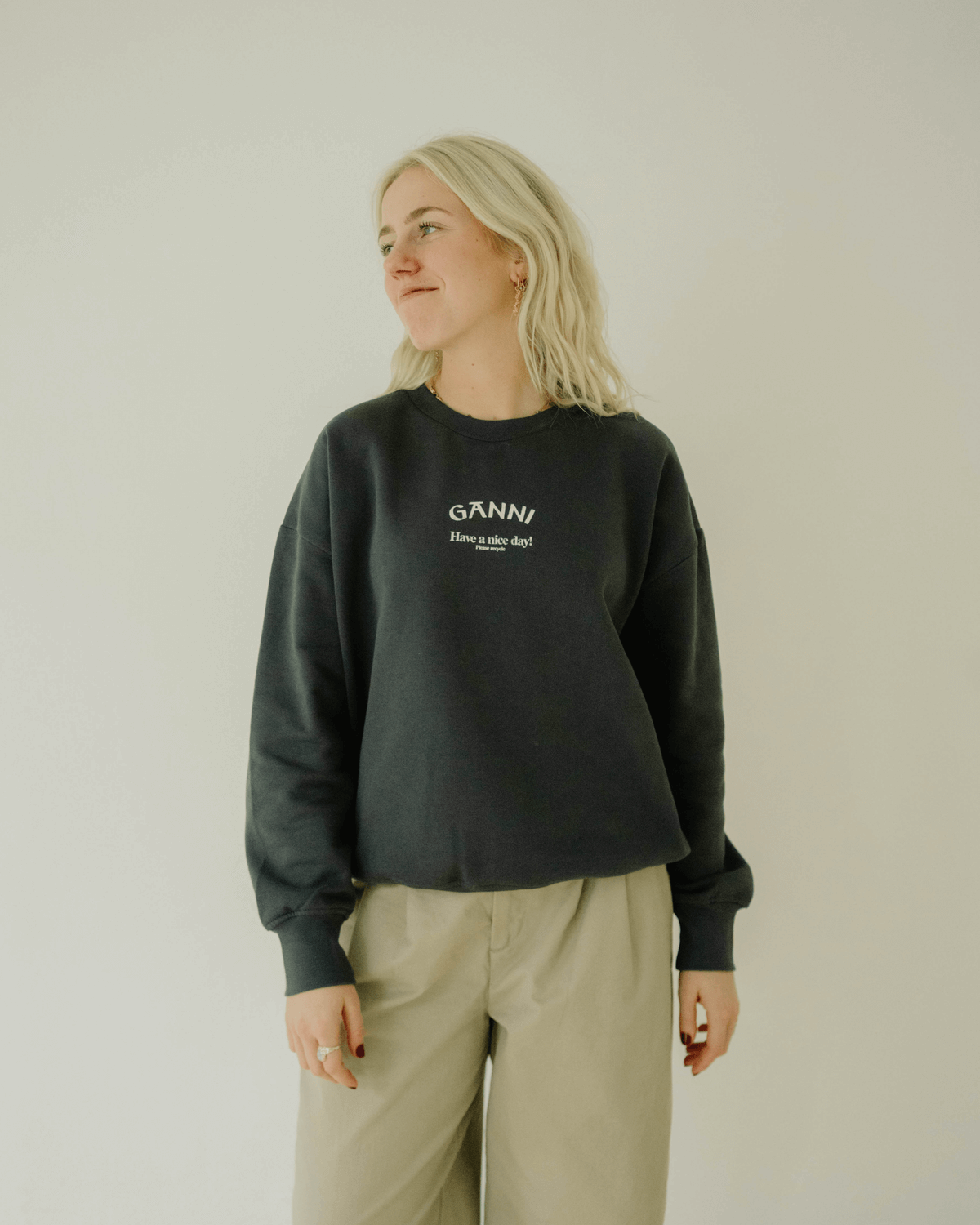 Isoli Oversized Sweatshirt - Volcanic Ash