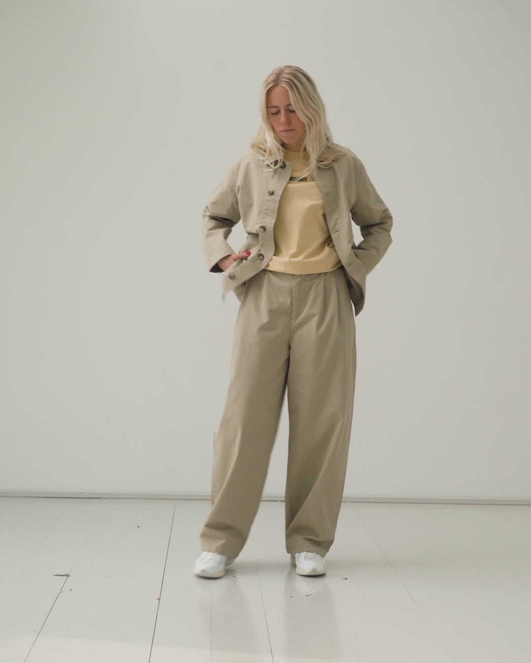 Vera Crisp Pant - Light Sand