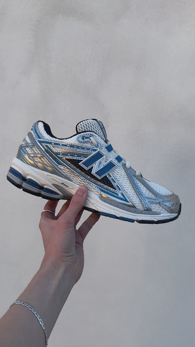 M1906REBD - Silver Metallic/Blue Agate