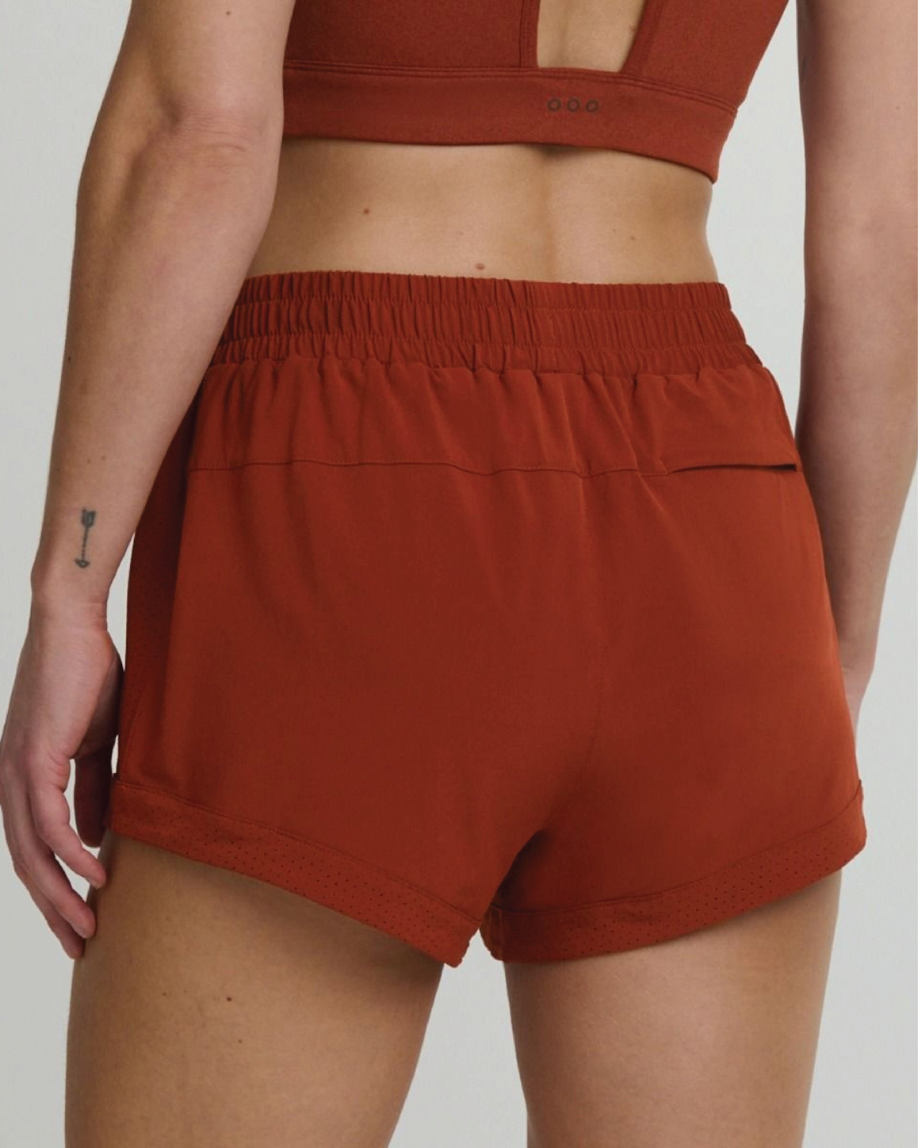 Outpace 3" Short women