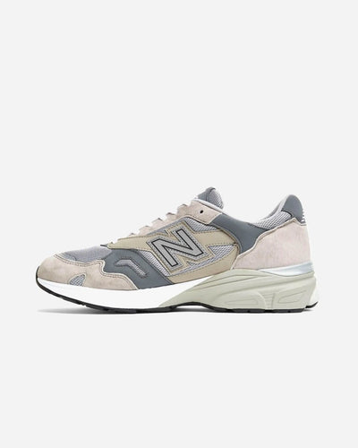 M920 Grey/Dark Grey fra New Balance Munk Store