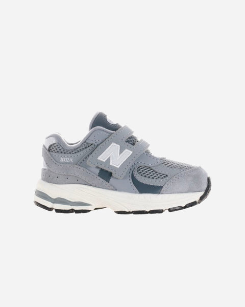 PV2002ST - Steel/Lead fra New Balance | Munk Store